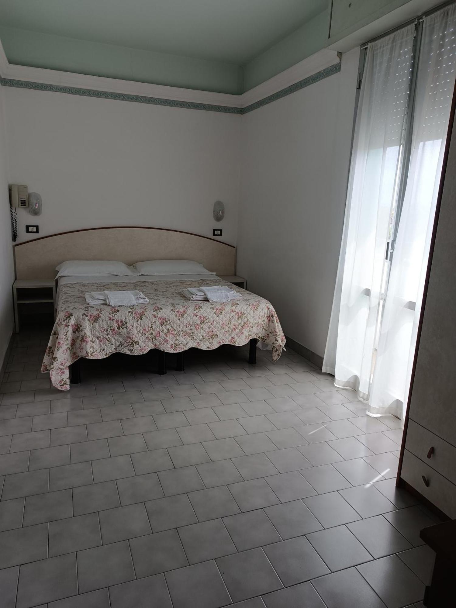 גאטאו א מארה Hotel Augustus מראה חיצוני תמונה
